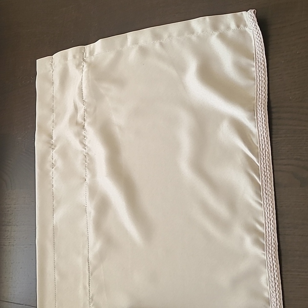 NWT Madison Park window valance
